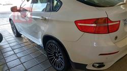 بی ئێم دەبڵیو X6